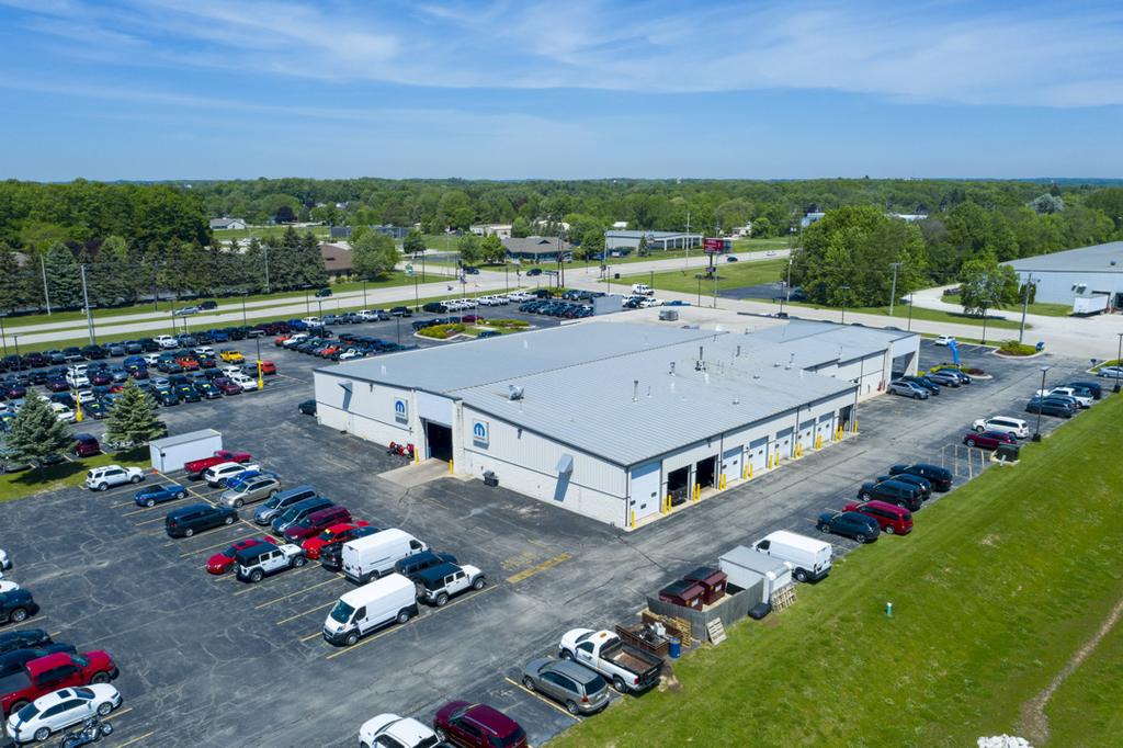 Dealership gallery photo 1